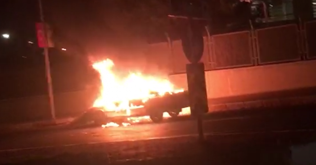 Şanlıurfa’da seyir halindeki otomobil cayır cayır yandı!