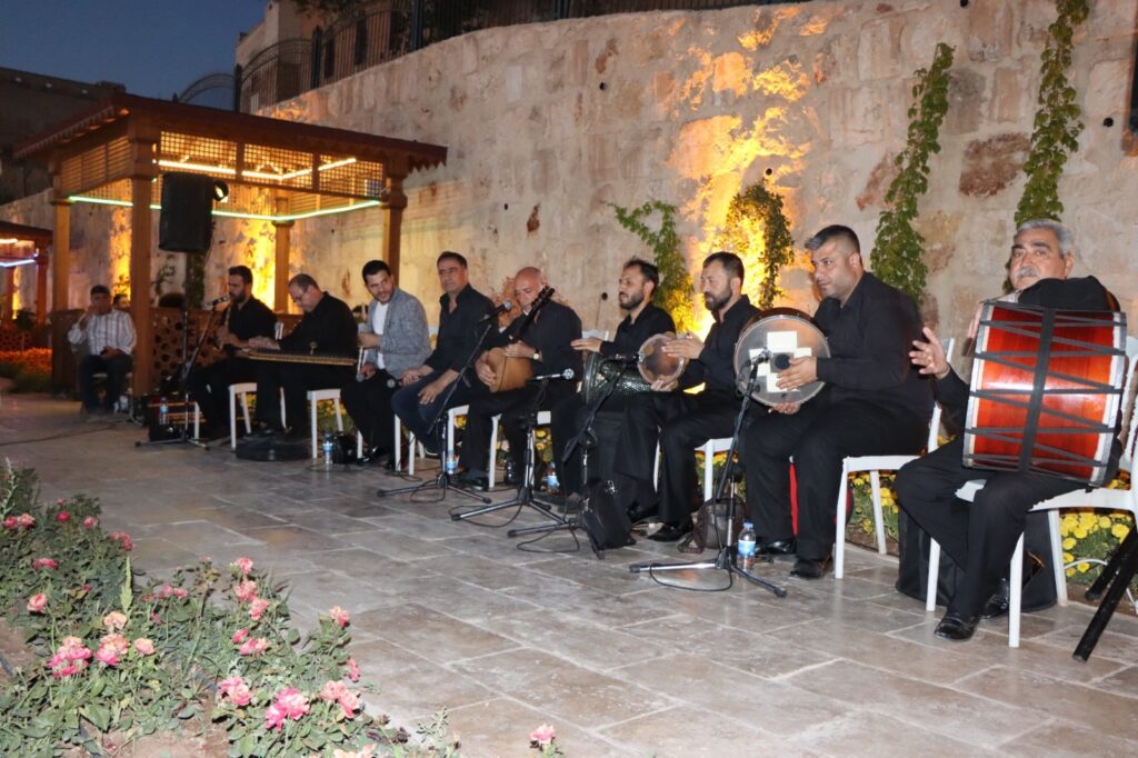 Urfa’da Kızılkoyun bahçesinde Urfa ezgileri yankılandı