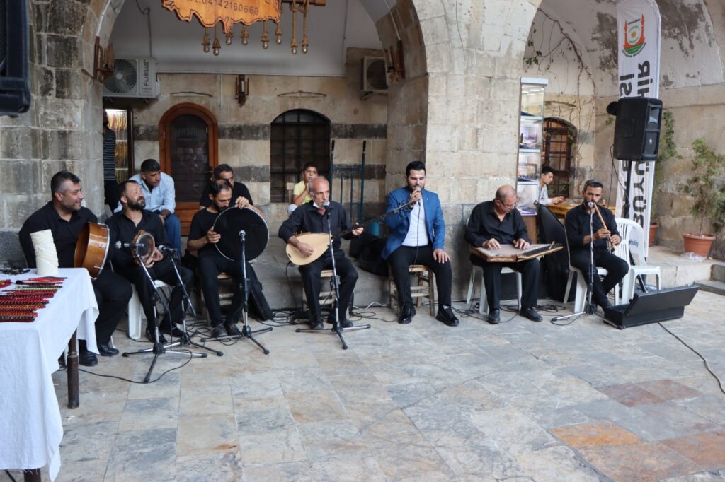 Gümrükhanı’da Urfa ahengi konseri