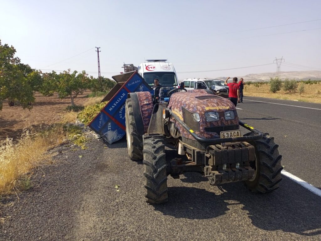  Urfa’da ticari araç ile traktör çarpıştı 2 yaralı