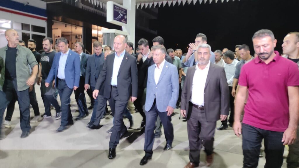 Şanlıurfa’dan heyet de Bakan Soylu ile olay yerinde