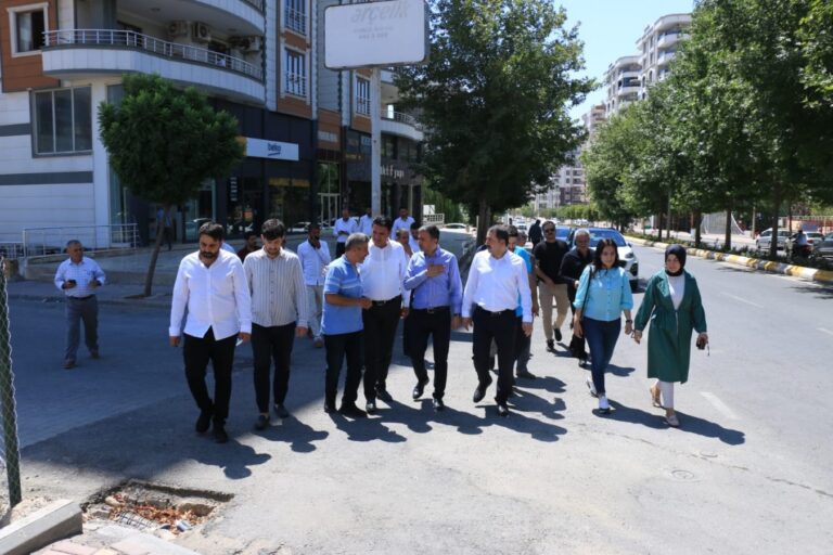 AK Parti Şanlıurfa teşkilatı esnaf ve vatandaşların taleplerini dinledi