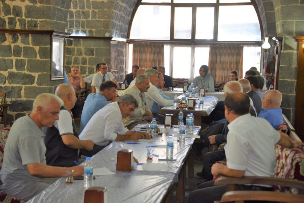 Ayşe Çakmak: Muhtarlarımız yerel yönetimlerin gözü kulağıdır