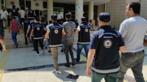 On binlerce kaçak göçmen sınır dışı edildi!