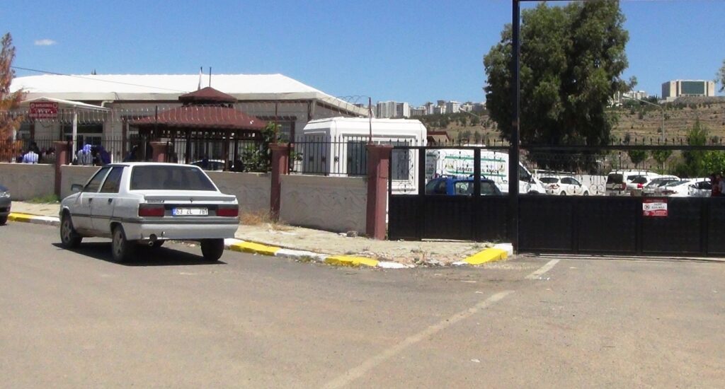 Şanlıurfa’da araç tarandı! 1 ölü