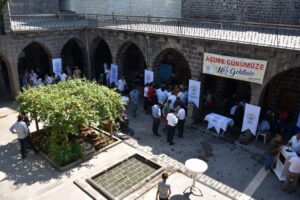 Siverek’te 20 bin kişiye aşure ikramı