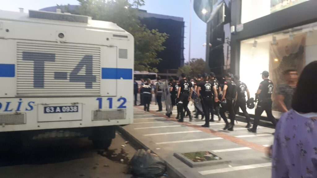 Şanlıurfa’da mahalleliden uyuşturucu isyanı!