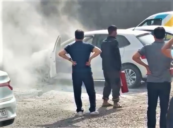 Karaköprü’de park halindeki otomobilde yangın!
