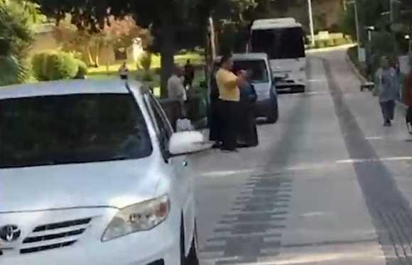 Şanlıurfa’da tarihi bölgeye araç park ettiler!