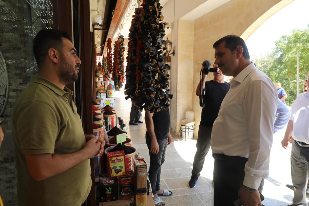 Şanlıurfa Valisi Salih Ayhan, kent genelindeki gezi ve incelemelerini sürdürüyor