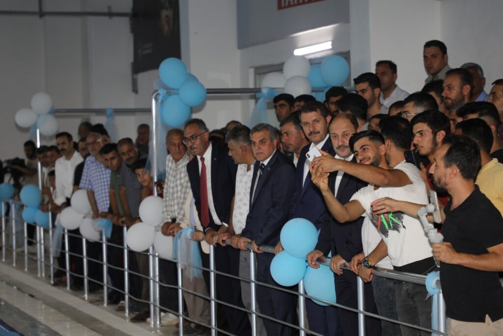 Şanlıurfa Valisi Salih Ayhan yapımı süren konut alanlarını gezdi!