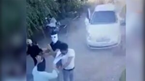 Akçakale’de önce otomobille çarptıkları baba ve oğlunu sonra sopalarla dövdüler