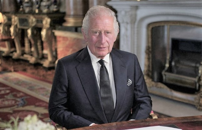 III. Charles resmen kral ilan edildi!