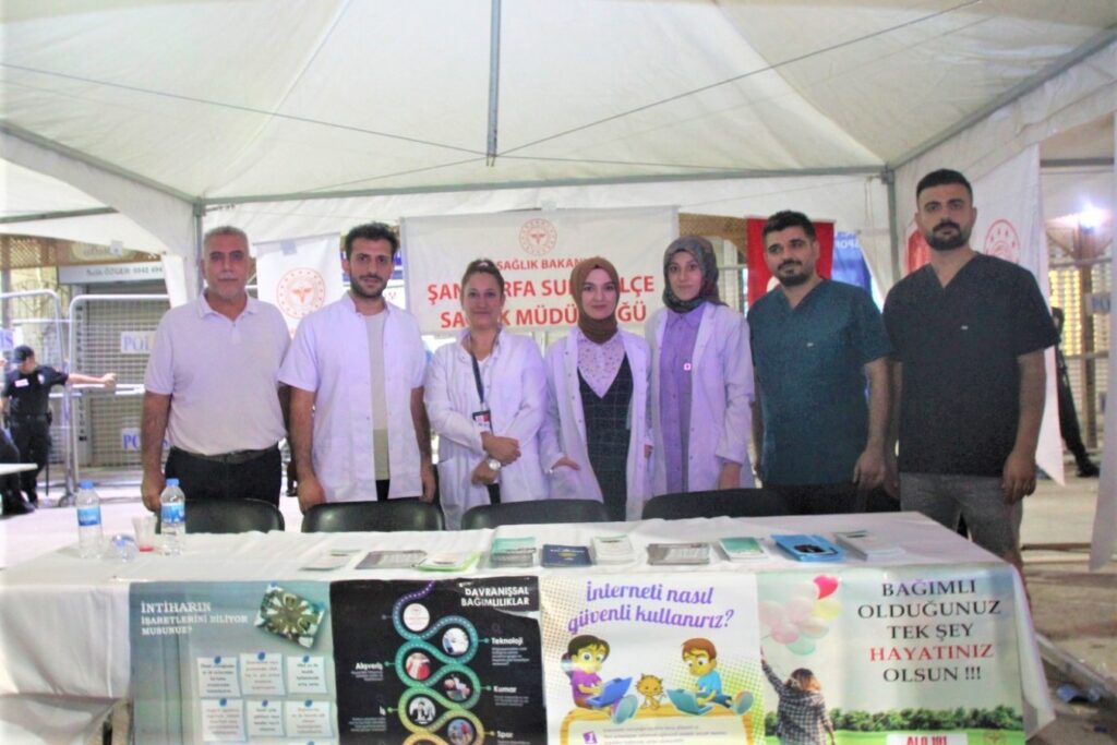 Şanlıurfa’da sağlık çalışanlarının eğitim ve farkındalık standı ilgi çekti