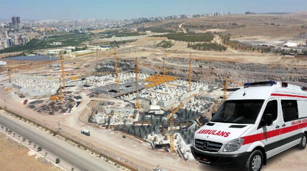 Şanlıurfa Şehir Hastanesi inşaatında yüksekten düşen işçi hastaneye kaldırıldı