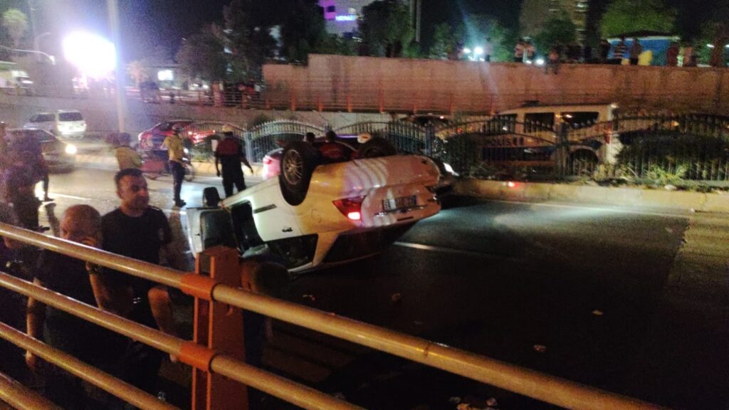 Urfa’da araç takla attı! Yaralı var