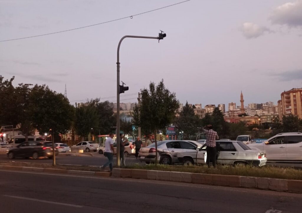 Urfa’da zincirleme kaza! Trafik alt üst oldu
