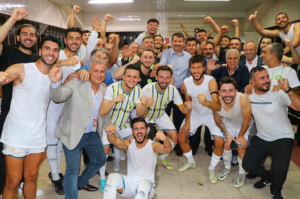 Şanlıurfaspor Amedspor’u yendi! Vali Ayhan ile galibiyet karesi…