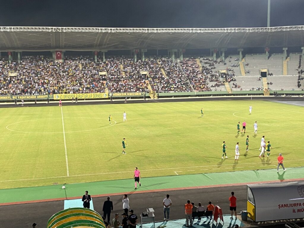 Şanlıurfaspor-Ankaraspor maçı başladı!