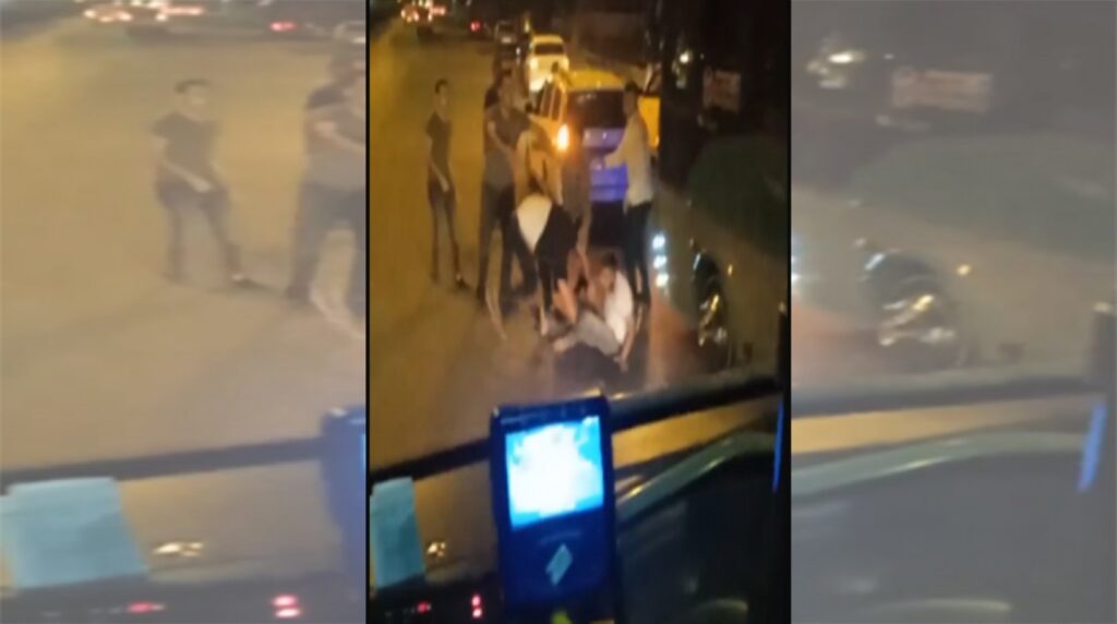 Şanlıurfa’da yol verme meselesinden birbirlerine tekme tokat saldırdılar