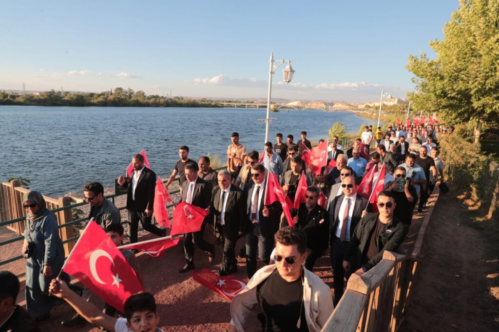 Urfa’nın iki ilçesindeki festivaller renkli görüntülere sahne oluyor