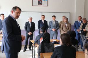 Şanlıurfa Valisi Ayhan’dan öğrencilere moral