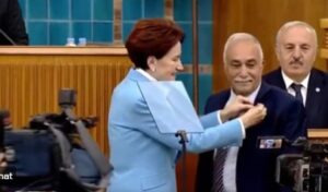 Akşener Fakıbaba’ya parti rozetini taktı