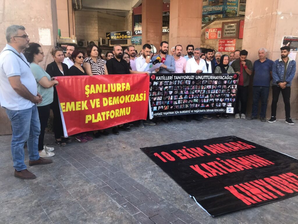 Ankara’da 7 yıl önce tren garı önündeki saldırıla ölenler Urfa’da anıldı