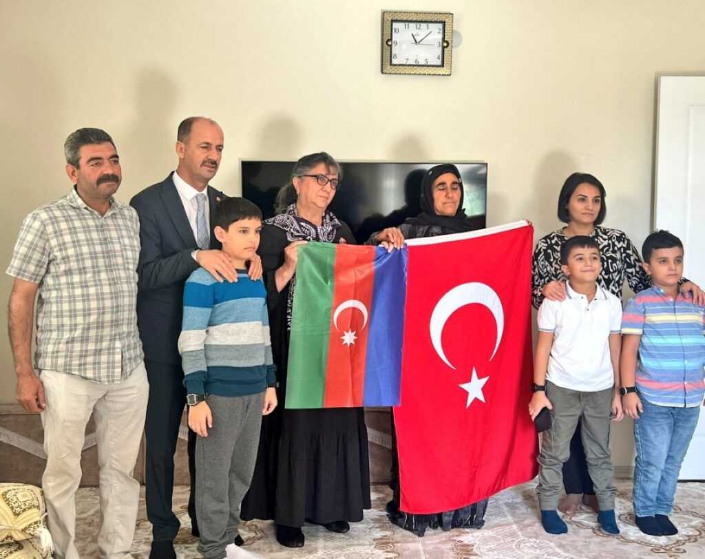 Azerbaycanlı şehit pilot Abbas Kasımov’un ailesi Şanlıurfa’da ağırlandı