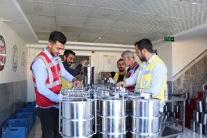 Haliliye’de 712 haneye sıcak yemek desteği