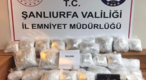 Şanlıurfa’da şüpheli araçta 20 kilogram madde ele geçirildi
