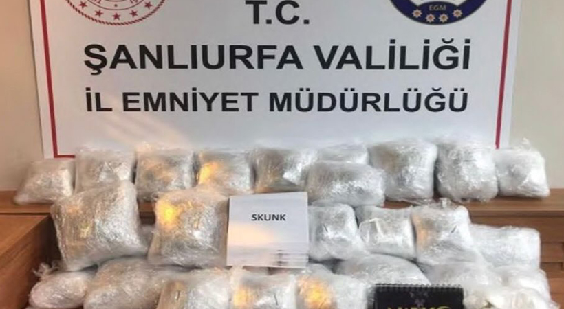 Şanlıurfa’da şüpheli araçta 20 kilogram madde ele geçirildi