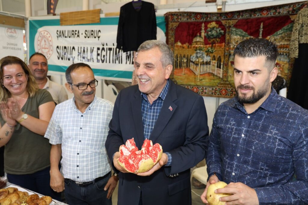 Şanlıurfa’da açılan fuarda yöresel lezzetler sergileniyor