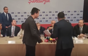 Urfa’da çiftçiler bakana dertlerini anlatamadı