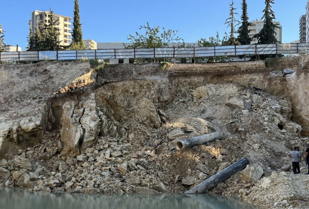 Urfa’da o bölgede yaşanan su kesintisi giderildi