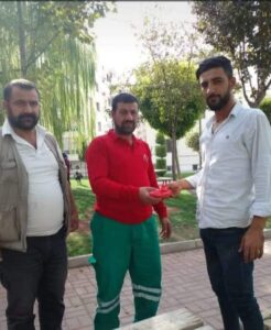 Şanlıurfa’da temizlik personeli bulduğu parayı sahibine teslim etti