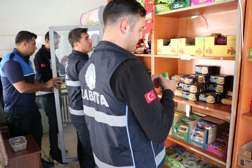 Haliliye’de zabıtan okul çevrelerinde denetim