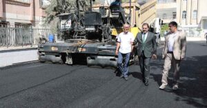 Başkan Canpolat ile sıcak asfalt çalışmaları başladı