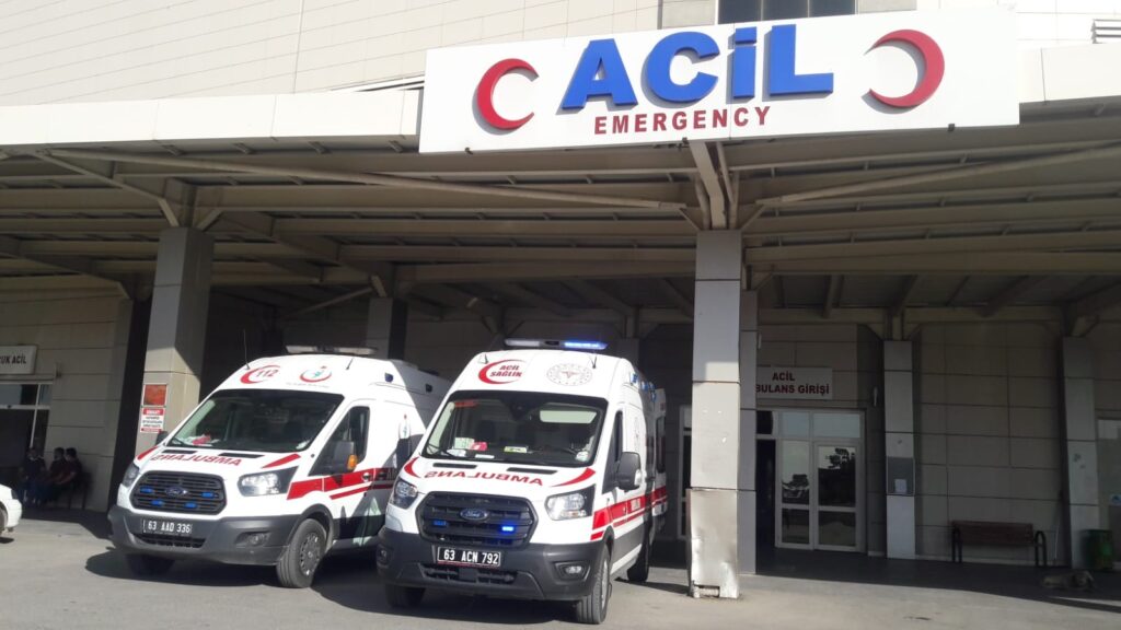 Şanlıurfa’da İki aile taş ve sopalarla birbirine saldırdı! Yaralılar var