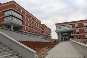 Şanlıurfa’da KYK yurdunun yemekhanesinde cam düştü! 2 öğrenci yaralı