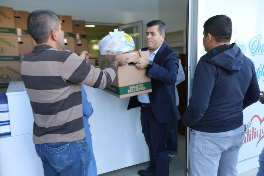 Haliliye’de çölyaklı ve PKU’lu vatandaşlara gıda desteği