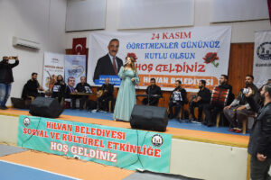 Münevver Özdemir Hilvan’da Sevenleri ile Buluştu