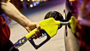 Benzin ve motorine indirim geliyorv