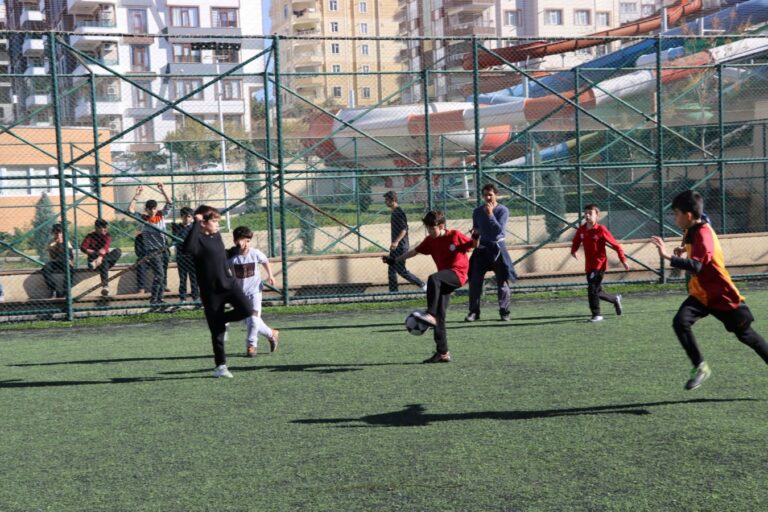 Karaköprü’de geleceğin sporcuları yetişiyor