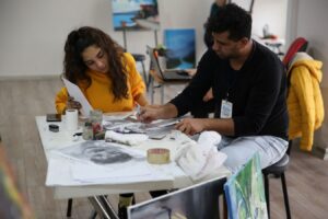 Karaköprü’de kadınlar boş zamanlarını meslek ve sanat öğrenerek değerlendiriyor