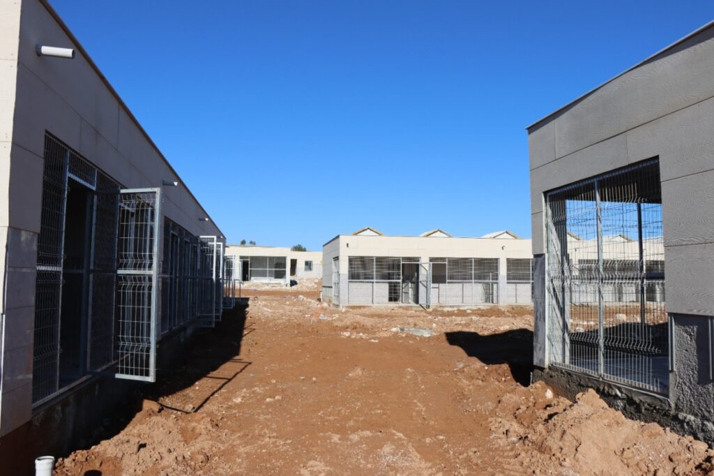 Urfa’da sokak hayvanlarına bir yuva daha kazandırılıyor