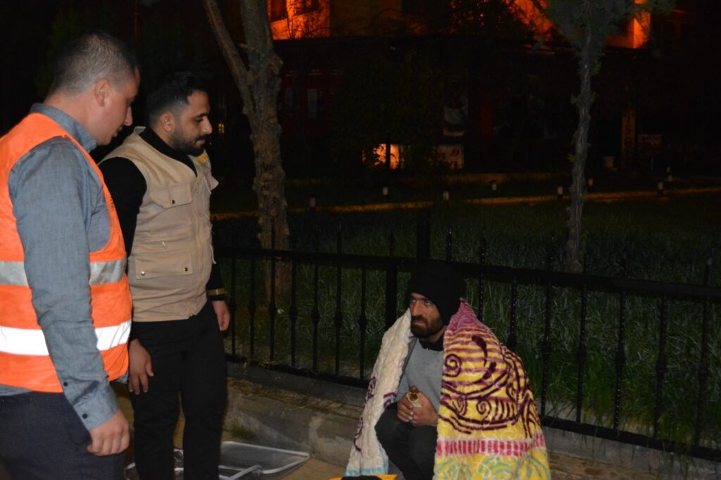 Şanlıurfa’da sokakta yaşayanlar üşümeyecek!