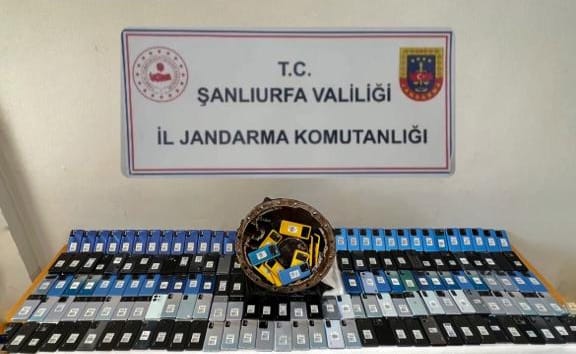 Viranşehir’de gümrük kaçağı cep telefonu operasyonu