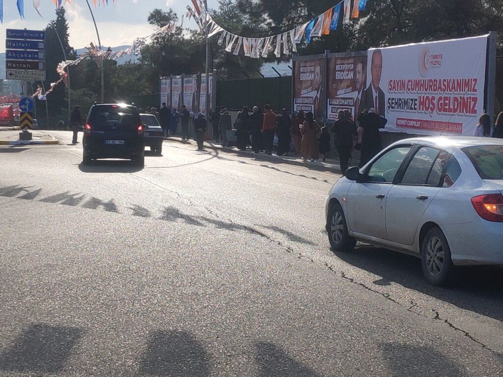 Şanlıurfa’da şehiriçi otobüslerin güzergahı değişince vatandaşlar mağdur oldu