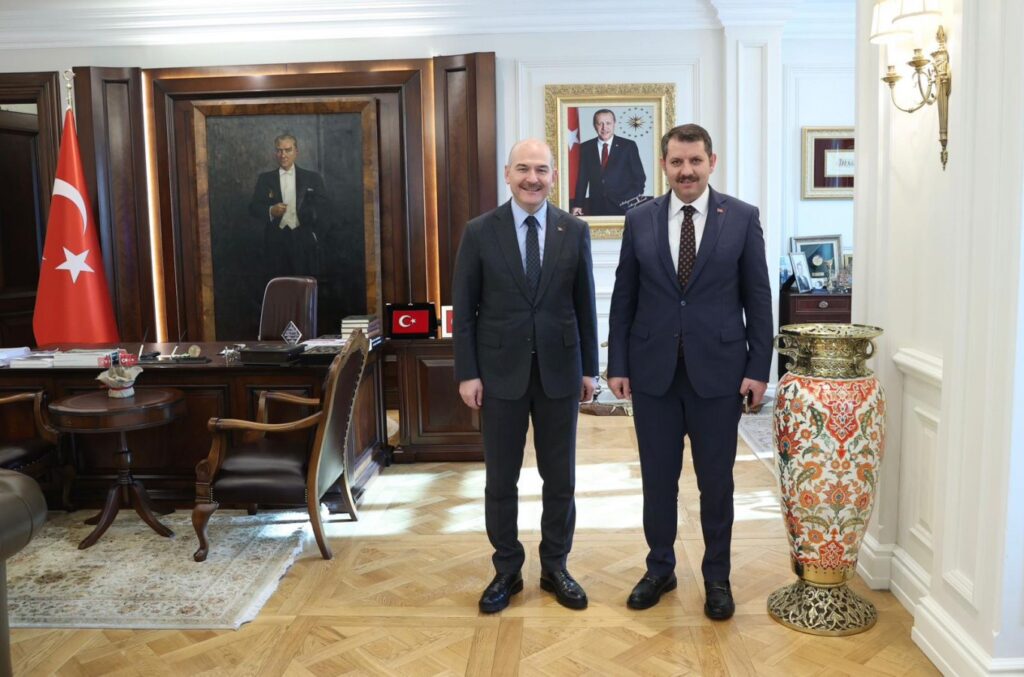 Bakan Soylu, Vali Ayhan’ı kabul ettiBakan Soylu, Vali Ayhan’ı kabul etti